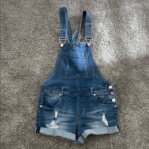Short overalls